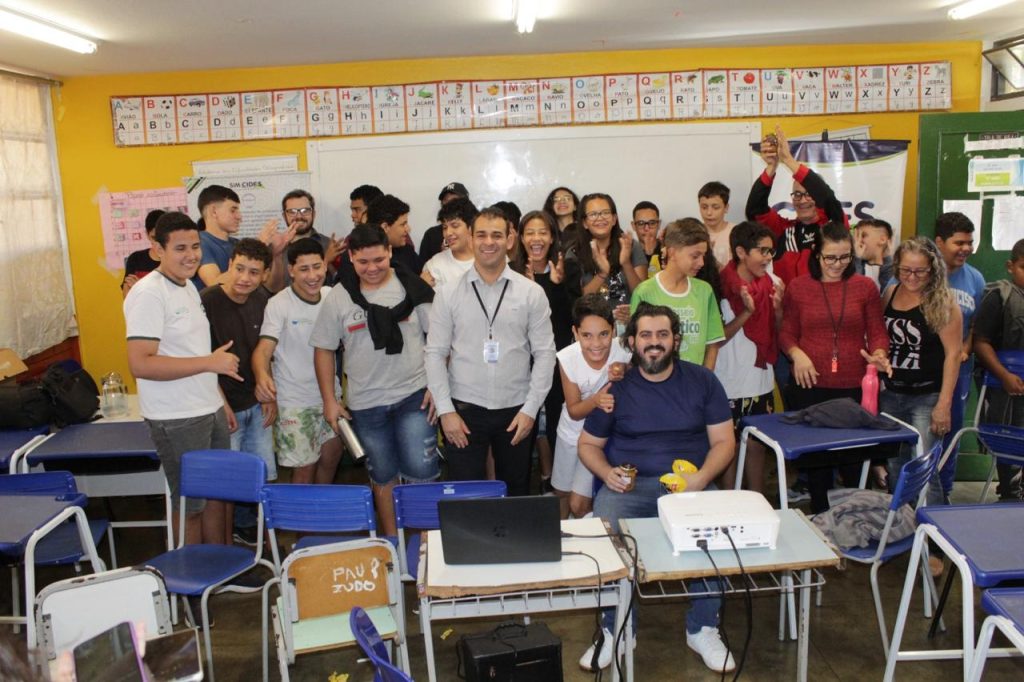 Estudantes do Ensino Fundamental 2 participam de atividades do Projeto Educa Cides